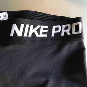 Nike pro cropped leggings